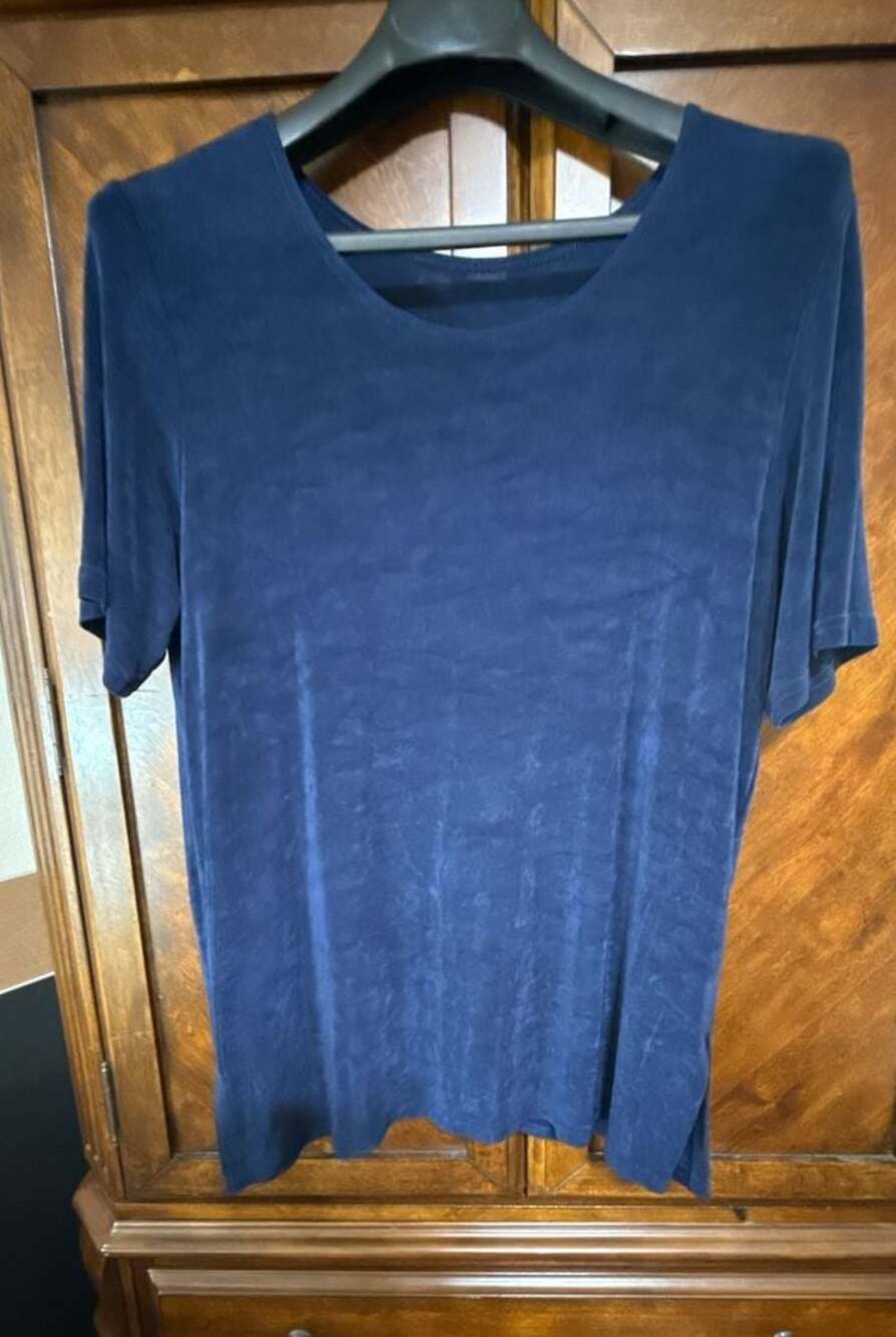 Weekenders Women's Navy Blue Short Sleeve Slinky Round Neck Travel Tee Size L